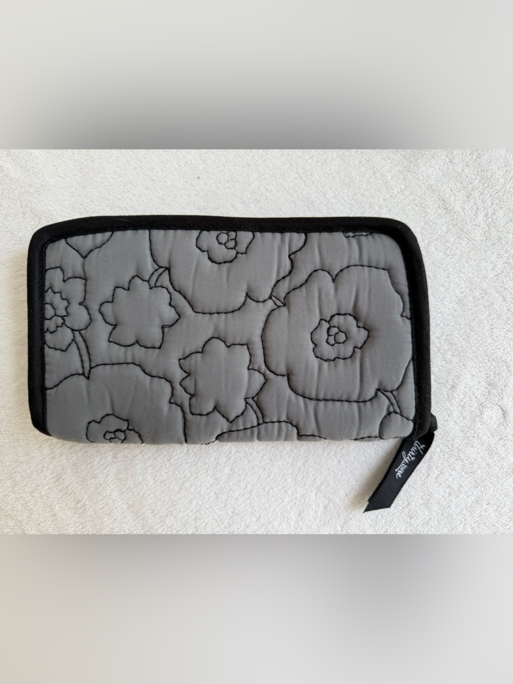 Thirty-One 31 Quilted Zip Around Wallet Floral Gray Black Poppy Retired